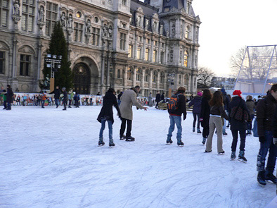 こちらはパリ市庁舎前のスケートリンク。 こちらはパリ市庁舎前のスケートリンク。