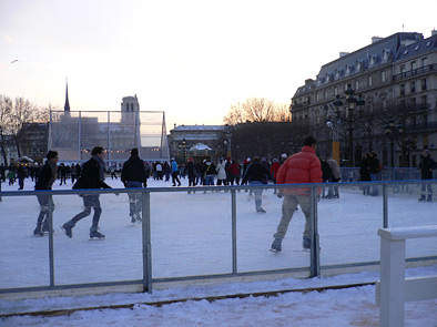 たくさんの人が滑ってますね。 たくさんの人が滑ってますね。